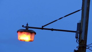 Old Street Light Lighting Up At Locking 17.01.14