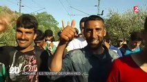 Les migrants quittent la Hongrie à pied
