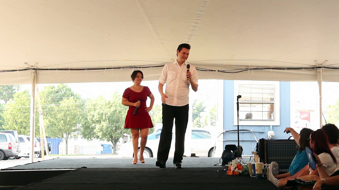 Vinicious and Diana Rodriguez sing 'Suspicious Minds' Elvis week 2015