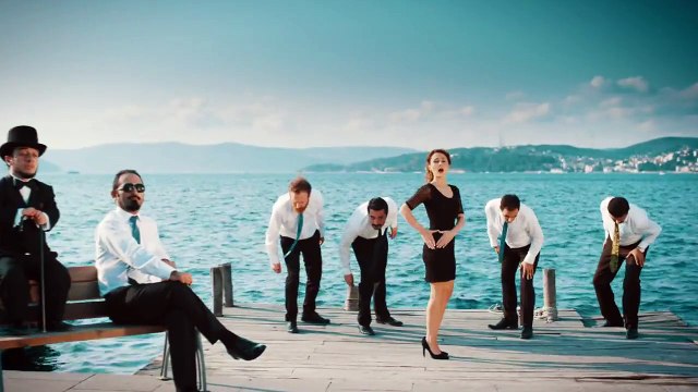 Genç Kafa Tarlaya Ektim Soğan Piyasadan Büyük Alacağımız Var Soundtrack)