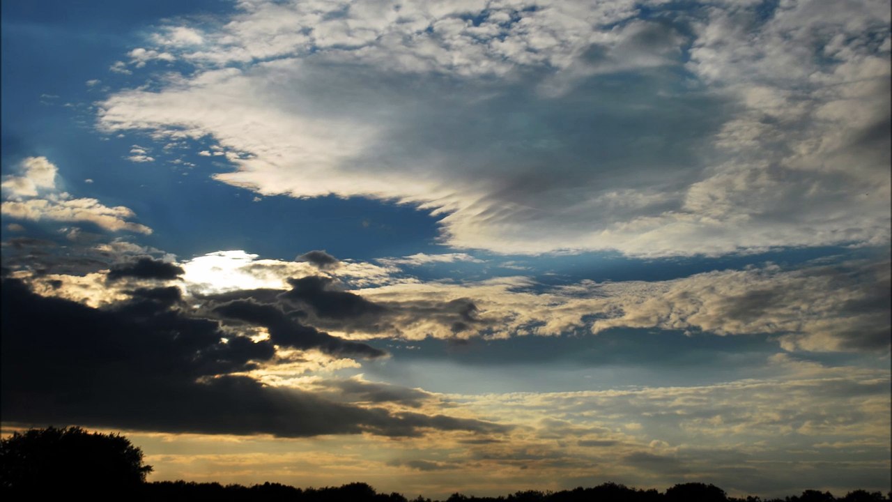 Rainbow Ghost Object Next To Sun In The Sky In UK WTF?! HAARP Grid Patterns? 10/08/2015