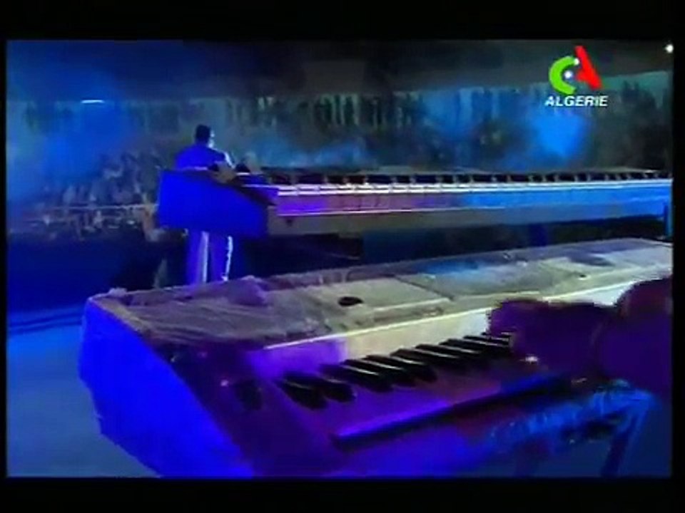 Chanson chaoui - Hassan Dadi - concert timgad 2010 ( complet)