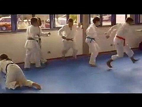 Jogos de perseguição, oposição e conquista de objetos para Judô e Educação Física.wmv