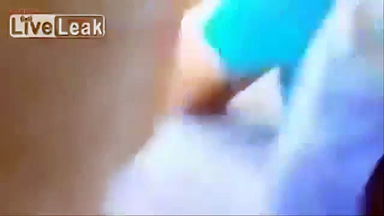 2015 LiveLeak   Last remnants of Iraqi Army flee Ramadi as ISIS takes over the city