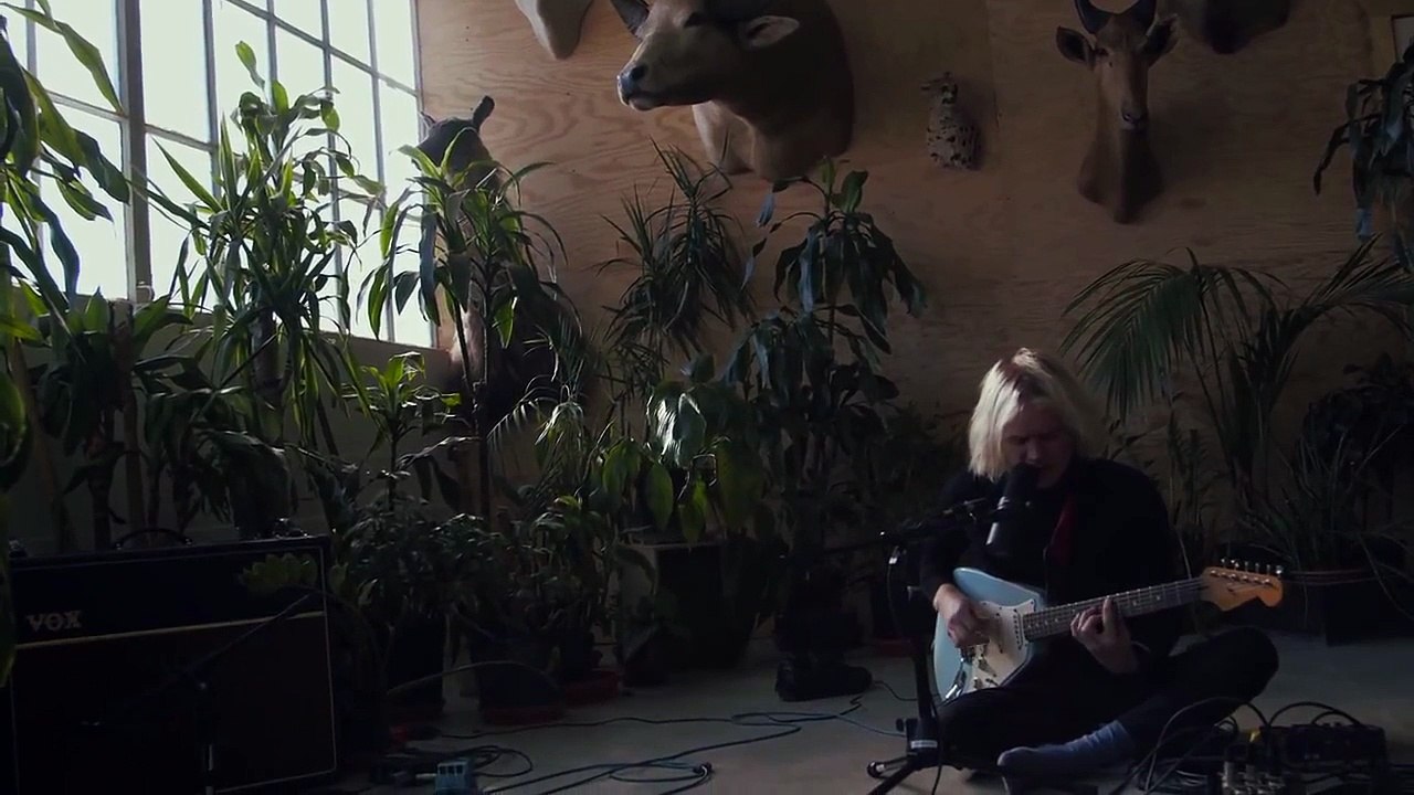 Connan Mockasin - Do I Make You Feel Shy?