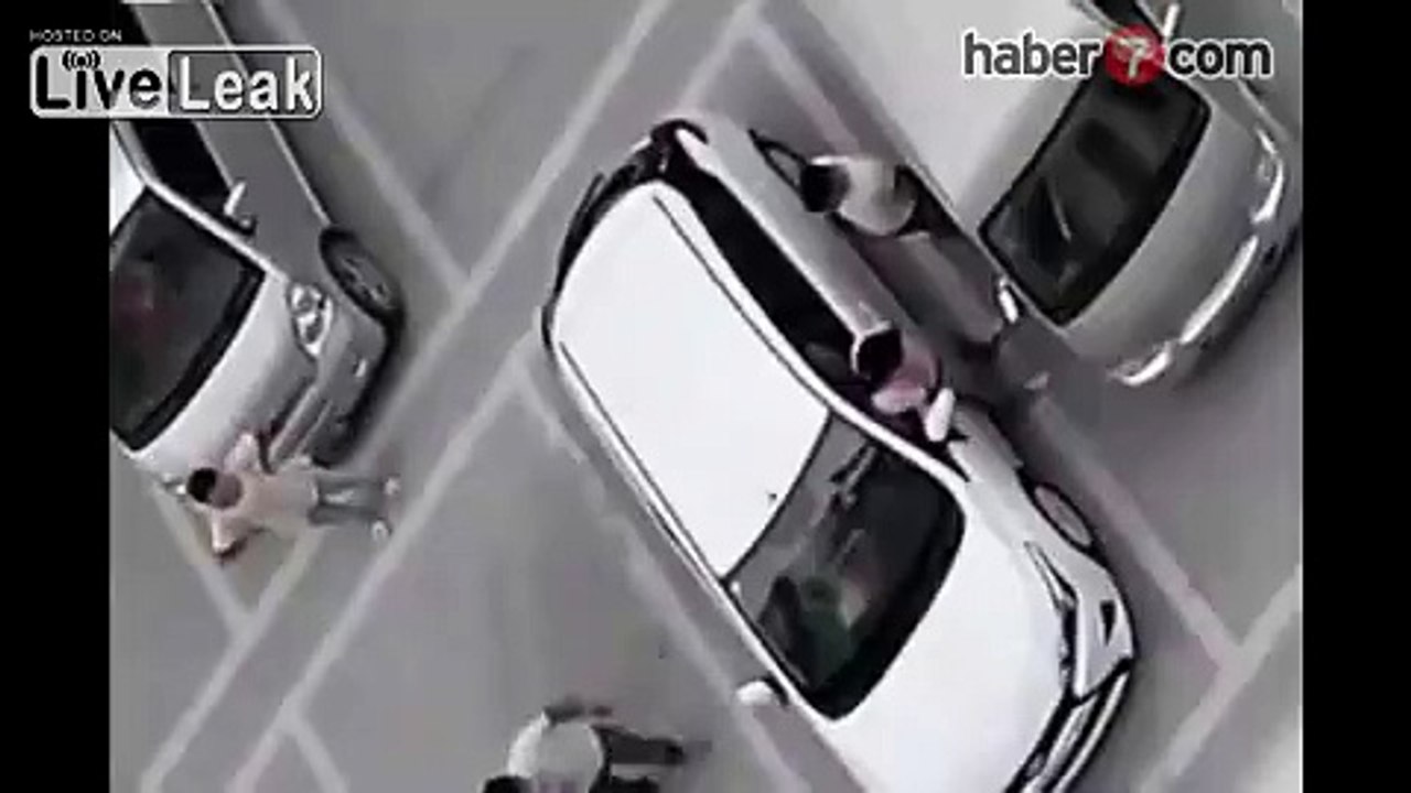 Women gets beat up by 2 men because she was parked wrong in China