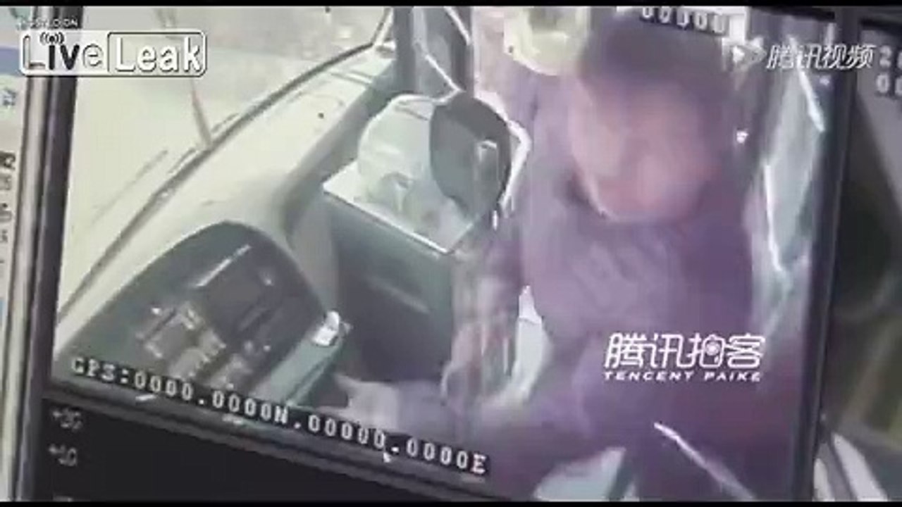 Driver gets 5 slaps in face for telling woman not to eat seeds on bus