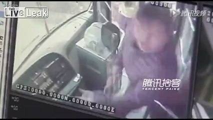Driver gets 5 slaps in face for telling woman not to eat seeds on bus