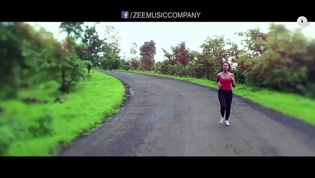 Bang Bang feat. Raghav Sachar - 10 Instruments in 1 Min - HD Video