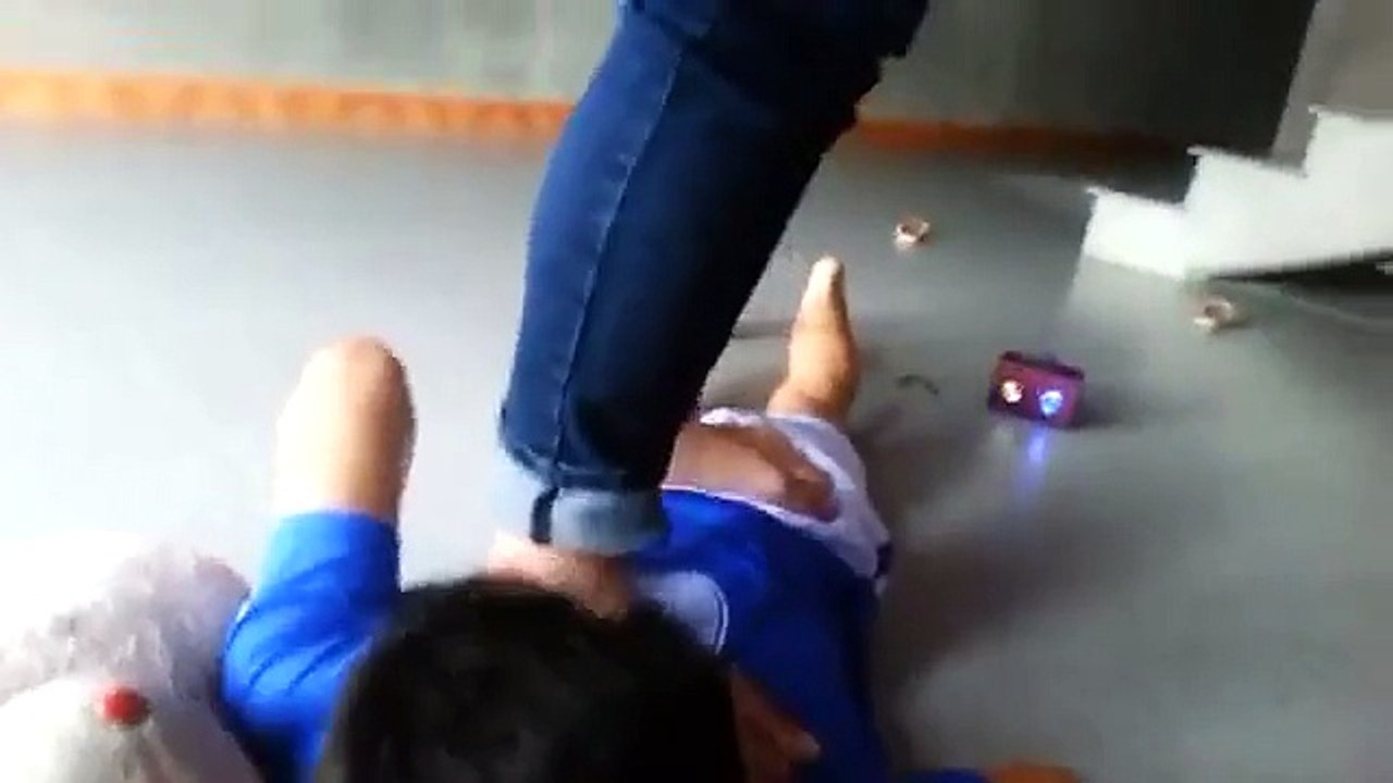 Hành hạ người dã man