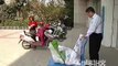 Man deposits 18 bags of Â¥0.10 coins weighing 300 kg