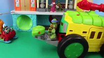 Surprise Toys with Teenage Mutant Ninja Turtles at TMNT Playskool Chinatown Advent Calendar Day 22