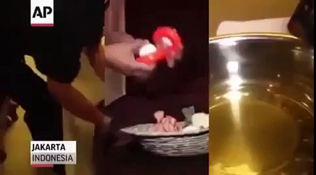 Snake massages for the brave