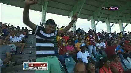 Video herunterladen: Chris Gayle run out by Misbah ● Amazing Fielding