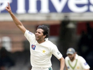 Mohammad Asif Bowled Hashim Amla
