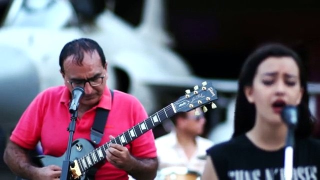 Watan Ki Beti - rocklite (A Tribute to Women Of Pakistan Air Force)