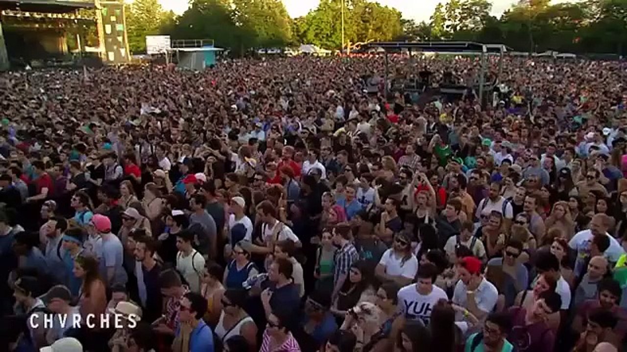 CHVRCHES - Leave a Trace (Live at Pitchfork Music Festival 2015)