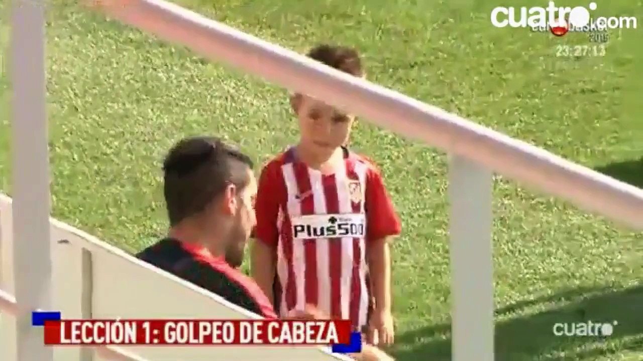 Diego Simeone enseña al hijo de Gabi a jugar el fútbol