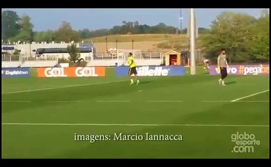 Neymar enchaîne deux merveilleuses frappes à l'entraînement du Brésil