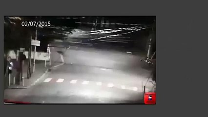 Viatura da PM é recebida a tiros durante roubo a caixa eletrônico em SP