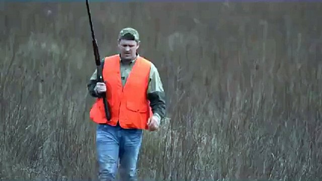 This hunter catches a bird with his hands! Insane...