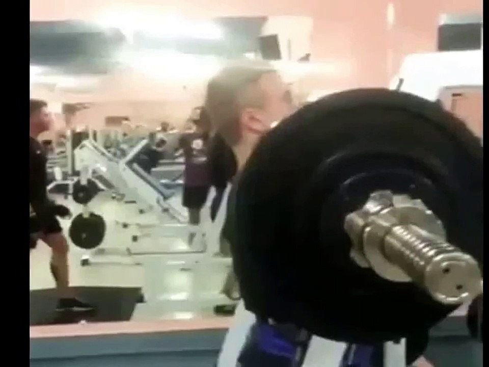 EPIC MILITARY PRESS GYM FAIL - SHOULDER WORKOUT FAIL