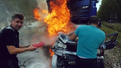 ( ÐÐÐÐÐÐÐÐ 18+ ) Driver trapped in burning car 18+