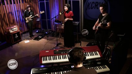 Yuna performing "Falling" Live on KCRW