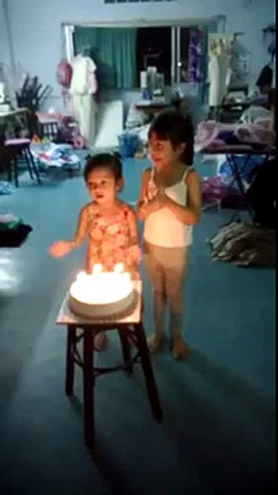 เนเน่  ေခၚ ဆုျဖဴဇင္ ၆ႏွစ္ျပည့္ေမြးေန႔