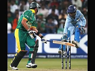 I bet U will laugh lol - THIS IS INDIAN STUPID CRICKET TEAM