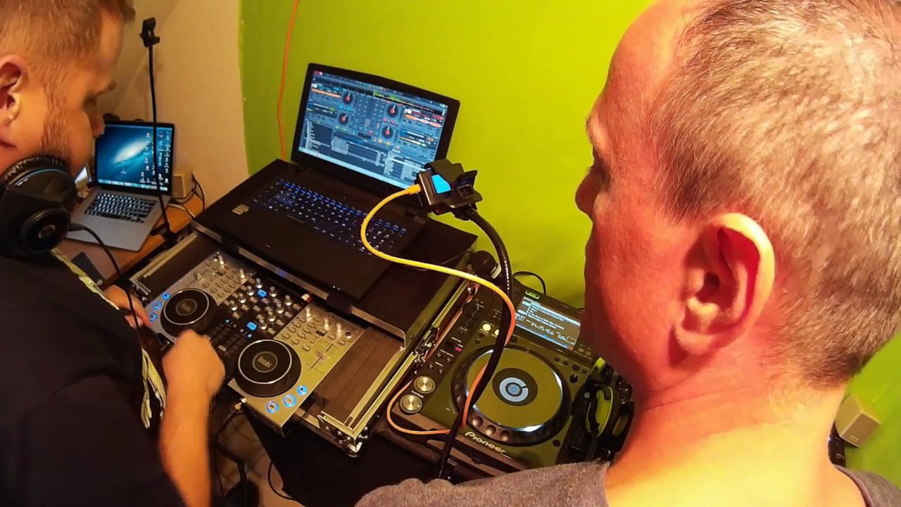 Techno Live Stream (REPLAY) (2015-09-05 19:13:41 - 2015-09-05 23:41:09)