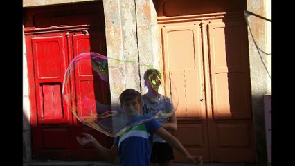 on joue avec les bulles à Porto