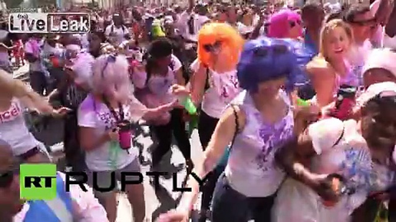 UK: Watch revellers twerking with police at Notting Hill Carnival