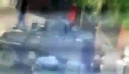 türkische polizisten- die Folterung beginnt noch auf der Straßen