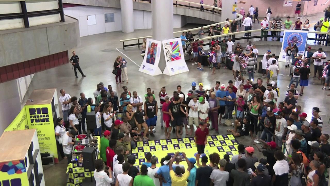 Brésil: le métro de Rio au rythme du funk des favelas