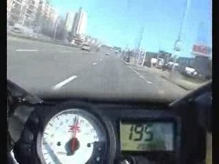 "fou" en moto accélération....