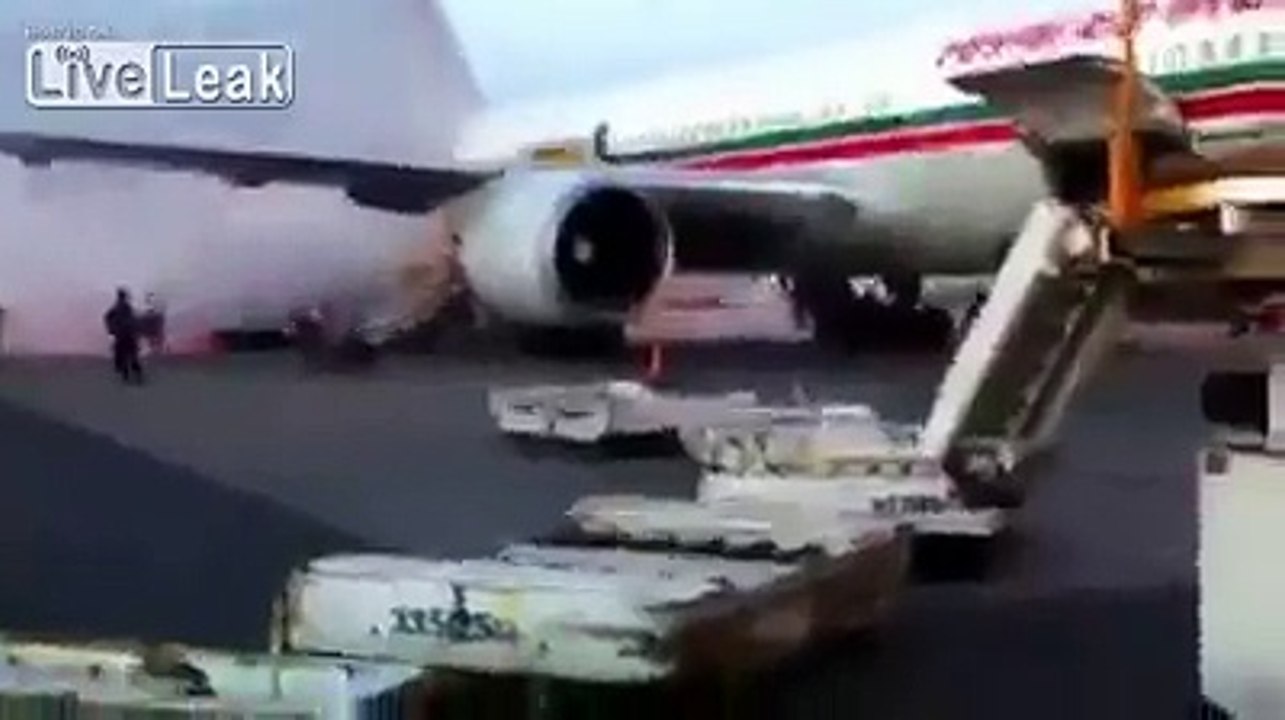 Un avion marocain prend feu au moment de décollage en Amsterdam.