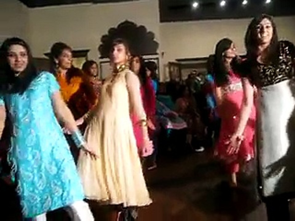 Mehndi dance