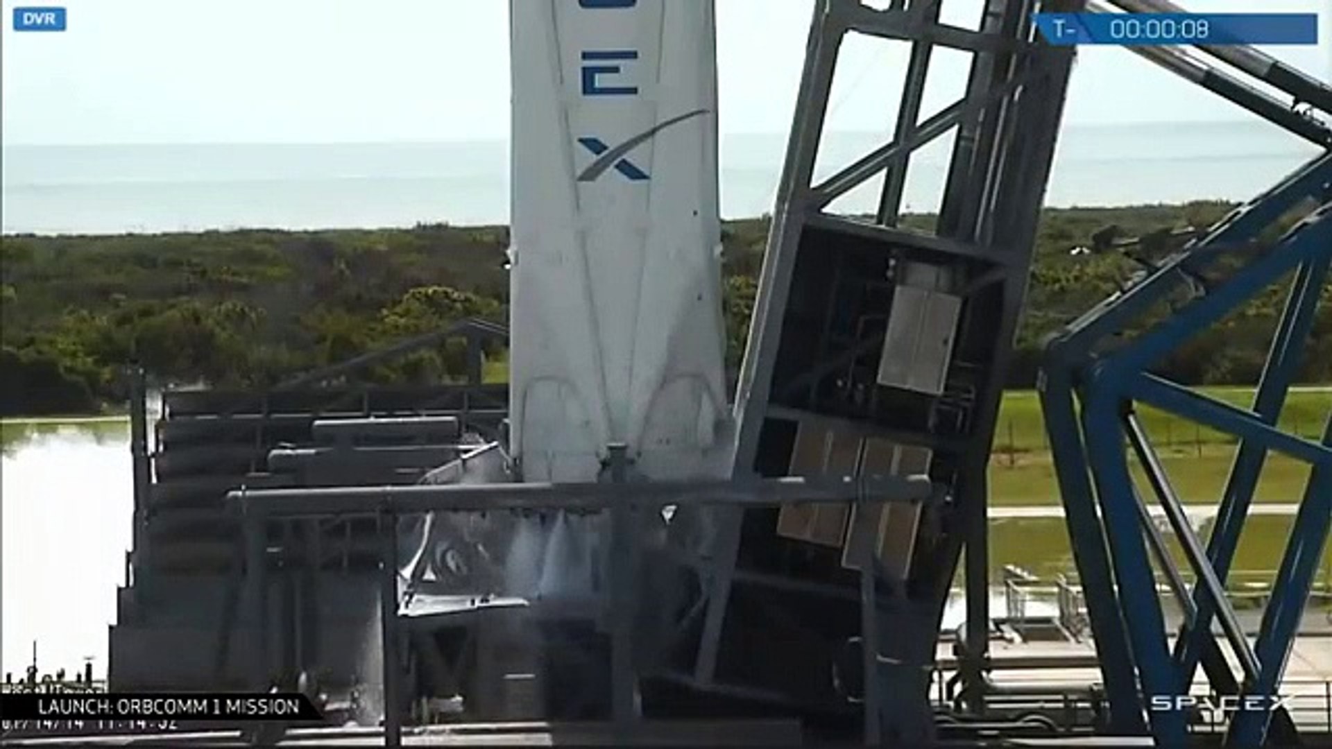 SpaceX Launches Orbcomm OG2 Satellite