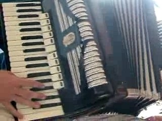 la vie est un miracle orel