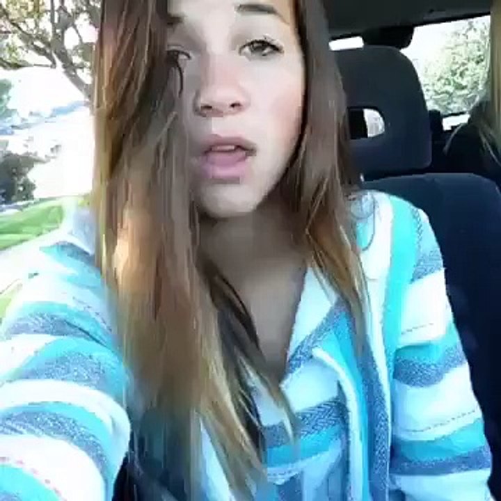 Selfie çekerken yakalanan kız