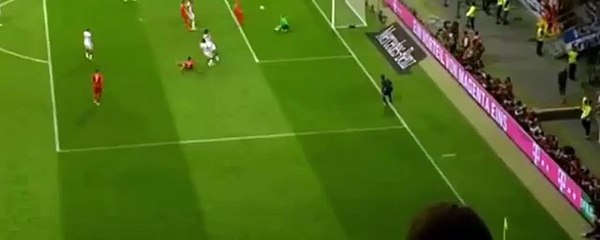 Manuel Neuer: mira la espectacular doble atajada que realizó