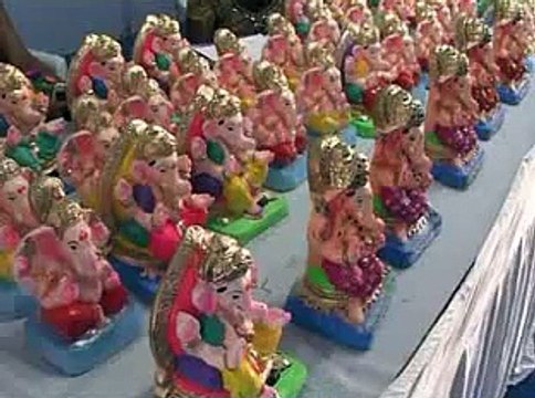 Vadodara Saurabh Patel inaugurates stall of Ganesh Idols made up of Mitti