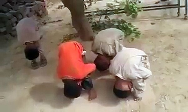 دنیا میں بہت بہت بے شرم لوگ دیکھیں ہیں مگر اس جیسا بے غیرت انسان آج تک نہیں دیکھا -