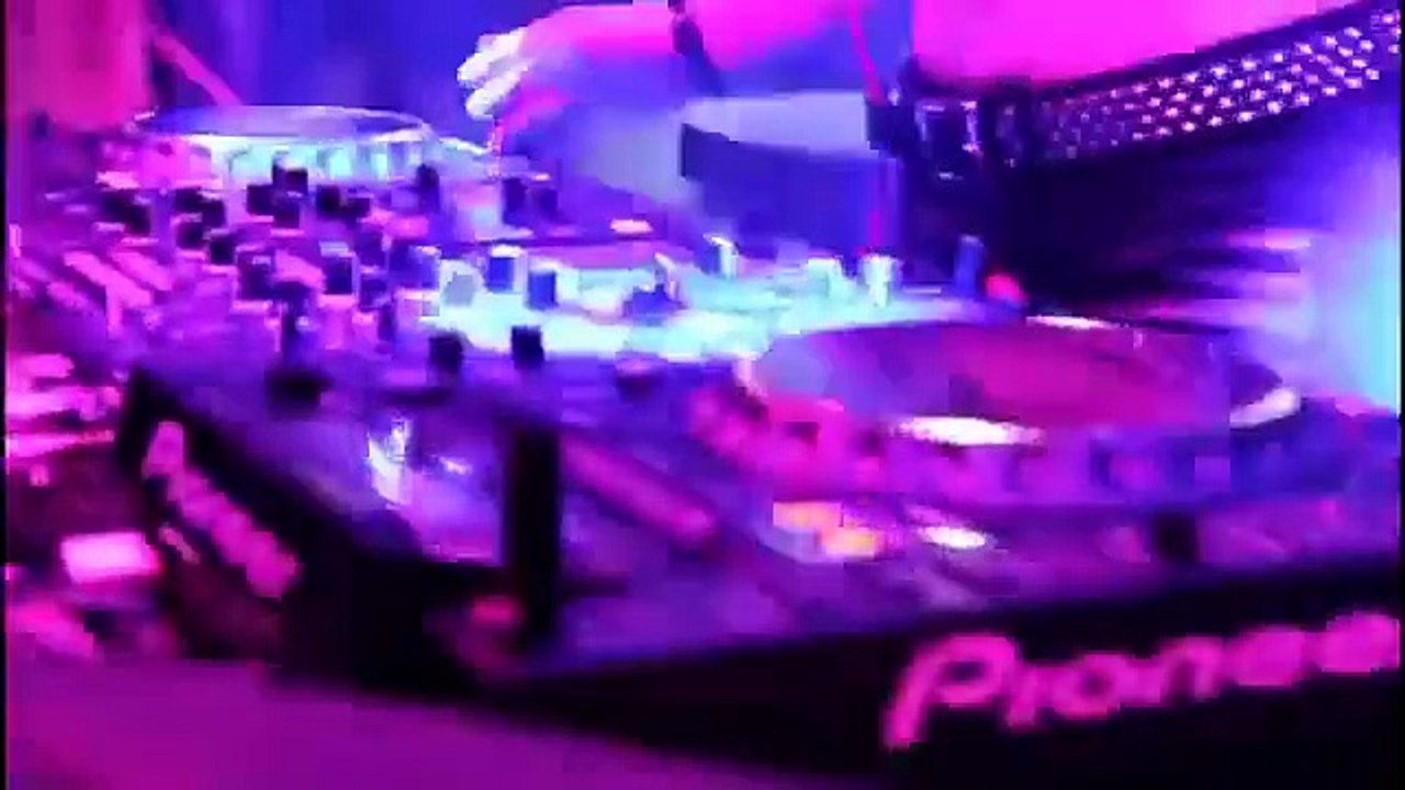 DJ Trang Moon & DJ Tít so tài The Remix