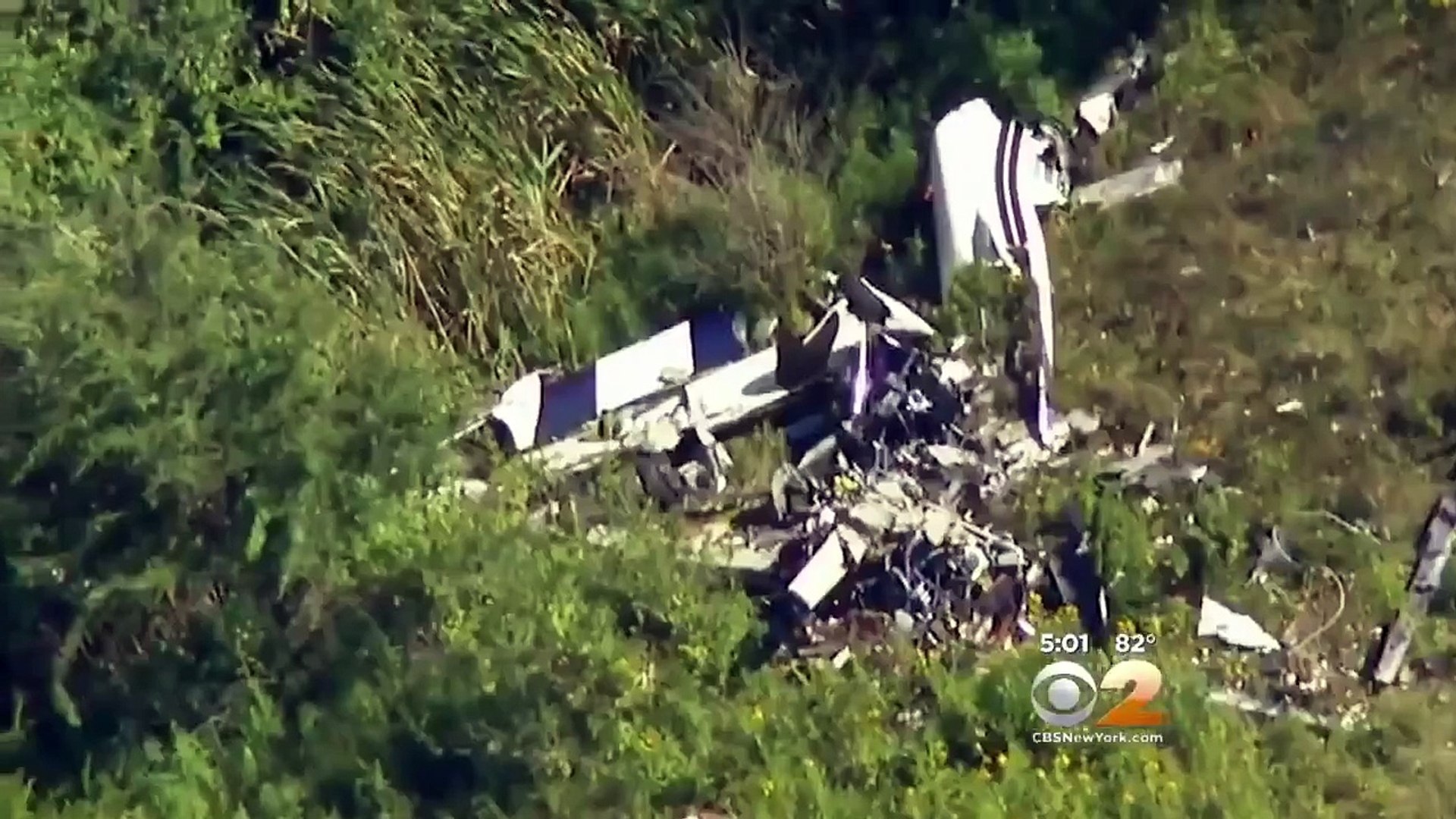 ⁣US News - Pilot Dies In Stunt Plane Crash