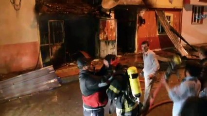 Ahşap ev küle döndü: 2 ölü