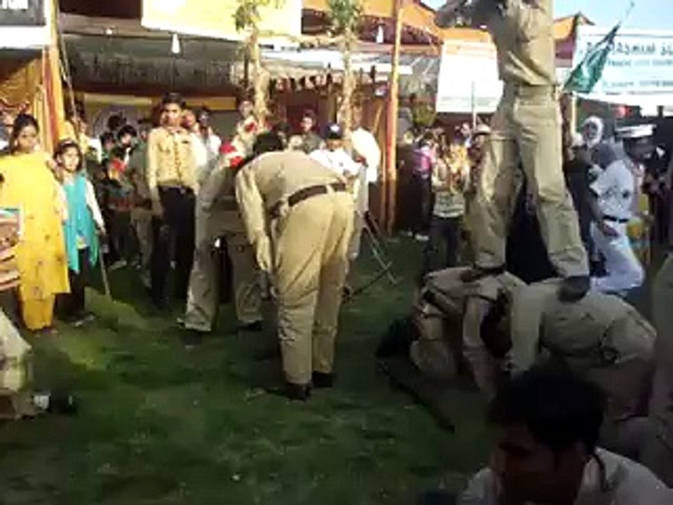 طلبا کا پاک فوج کوزبردست خراج تحسین
