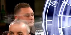 Kevin Painter getting Bored? - 2010 PDC World Matchplay