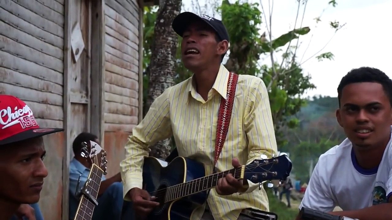 Bachata Music in Vuelta Larga  (Música Bachata de Vuelta Larga)